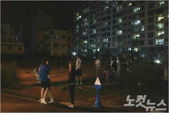 [5.8강진] 계속되는 여진..불안감에 밤 지새우는 울산시민 - 노컷뉴스