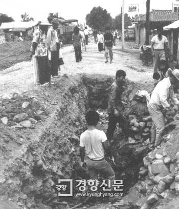 3.5m×1.2m에 불과한 소규모 무덤이었는데도 왕릉급이 부럽지않은 유물들이 쏟아졌다