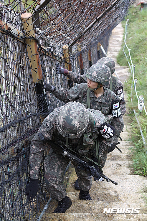 최전방 초병들 추석에도..빈틈없는 대비태세 - 뉴시스