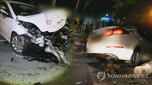 영광 국도서 트랙터 1.5km 역주행..9명 부상 - 연합뉴스