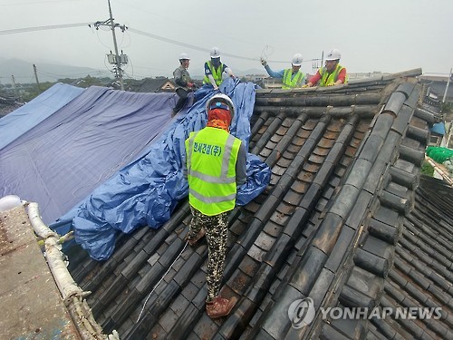 지진에 금 간 경주 
