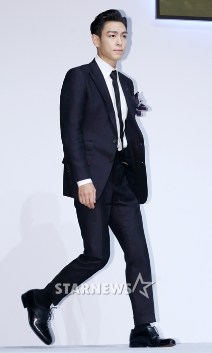 탑 이미지