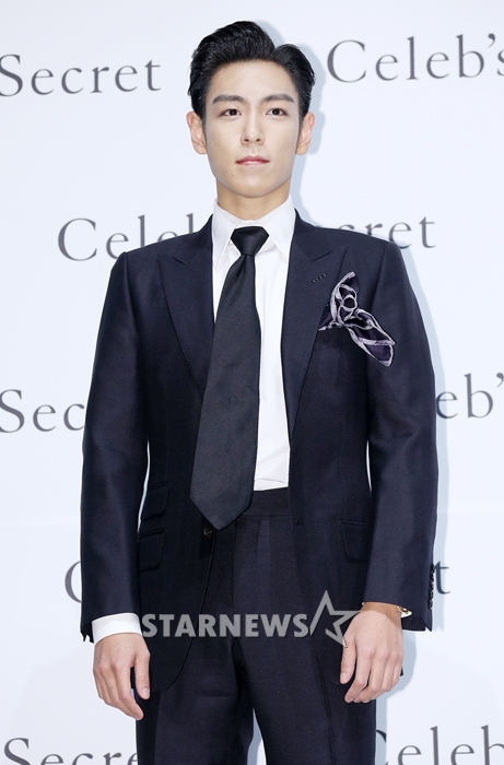 탑 이미지