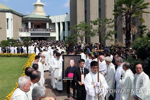 '민주화의 별 하늘로' 조비오 신부 장례미사 거행 - 연합뉴스