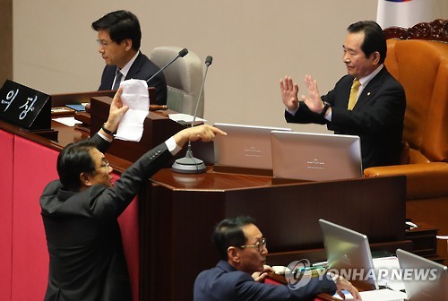 김재수 해임건의안 국회 본회의 가결..헌정사상 6번째 - 연합뉴스