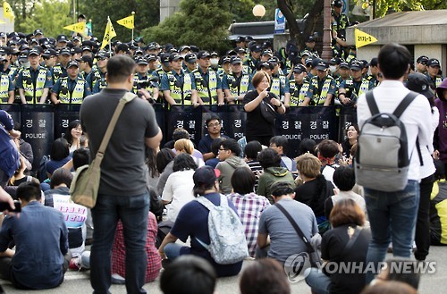 백남기씨 부검놓고 검경과 대책위 대립..조문객 발길 잇따라 - 연합뉴스