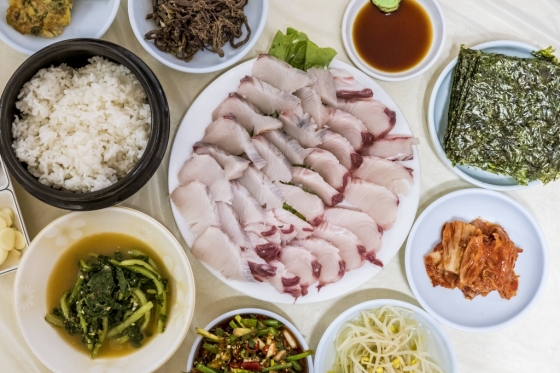전남 해남군의 가을 별미 삼치회. /사진제공=한국관광공사