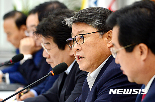[종합]새누리, 김영우 국감장 못가게 막고 설득 중 - 뉴시스