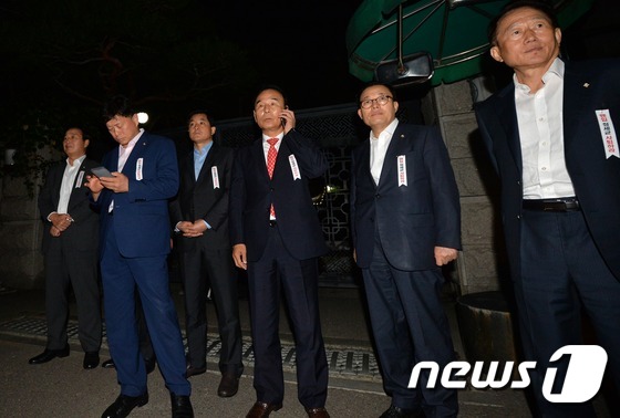 與, 재선의원들 하루 두 차례 의장공관 방문..면담 불발 - 뉴스1