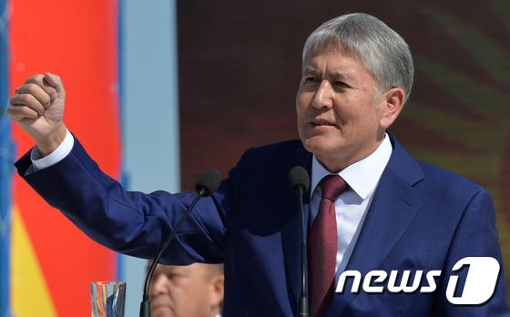'러시아서 심장병 치료' 키르기스스탄 대통령, 귀국 - 뉴스1