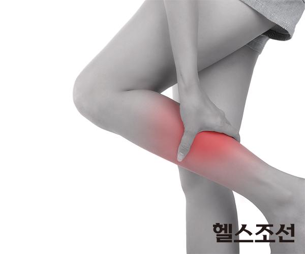 [헬스조선]종아리나 발이 갑자기 경직되는 경험은 누구에게나 한번쯤 있다. 이른바 ‘쥐난다’고 표현하는 근육경련(Cramp)이다. (사진=셔터스톡)
