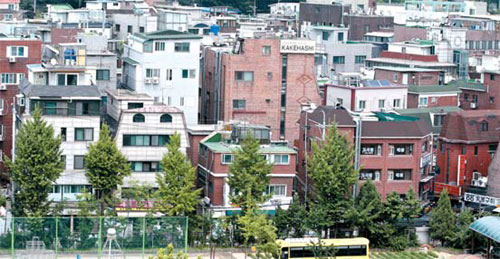 상가주택이 밀집한 신촌 일대 모습.  [매경DB]