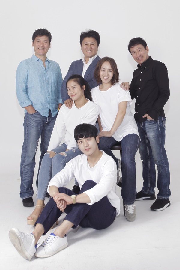 윤스토리엔터테인먼트 이미지