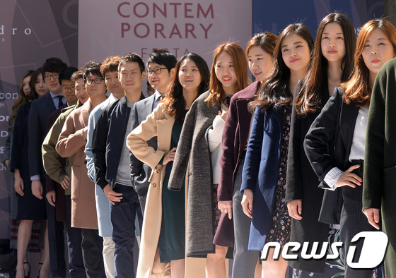 디케이엔와이남성롯데 이미지