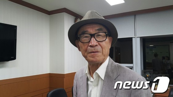 고은 시인이 5일 오후 오산시청에서 뉴스1과 인터뷰를 가졌다. © News1