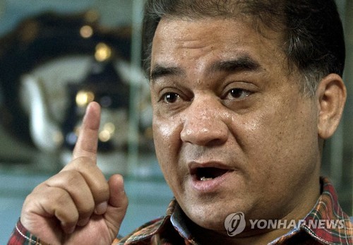 종신형 복역 中 교수 '마틴 에널스' 인권상 수상 - 연합뉴스