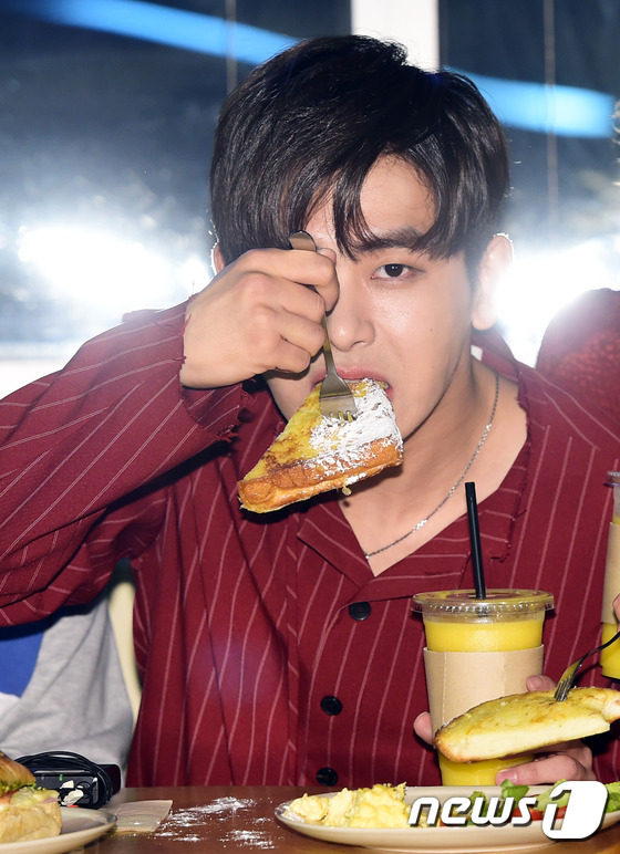 맛있게도 얌얌 이미지