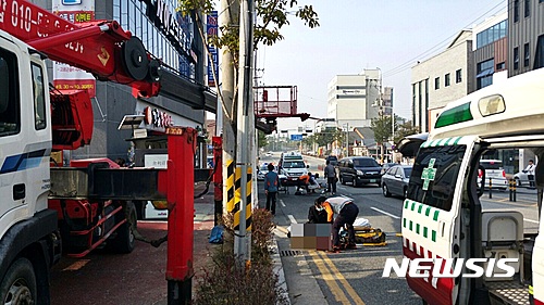 익산서 대형 탑차 사다리차 충격..2명 사상 - 뉴시스
