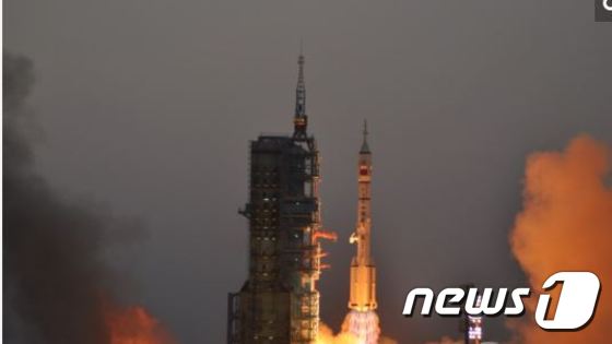 美언론, 선저우 발사에 中 우주굴기..