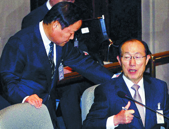 '봉건시대' 이원종 실장 뭇매.. 장관들은