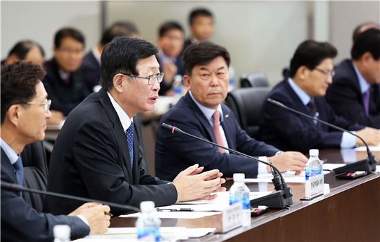 한국건설중기 이미지