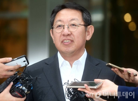 '우병우 감찰 누설' 이석수 前특별감찰관, 검찰 출석 - 머니투데이
