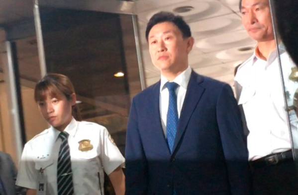 '스폰서 검사' 김형준, 혐의 부인..검찰