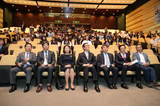 카페앤커피데이 이미지