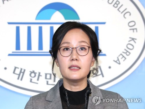 與 '지도부 사퇴론' 속 대변인 등 당직자 연쇄 사표 - 연합뉴스