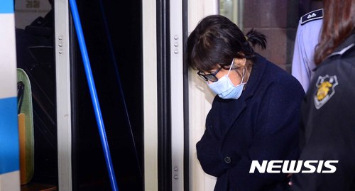 주식시장에 '순실 공포' 확산..崔와 관련설 기업 급락 속출 - 뉴시스