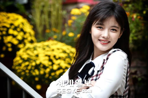 [인터뷰②] 김유정 "김소현 이어 키스신? 우리도 그냥 뽀뽀였는데.." | 인스티즈