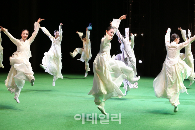 무용단춤판 이미지