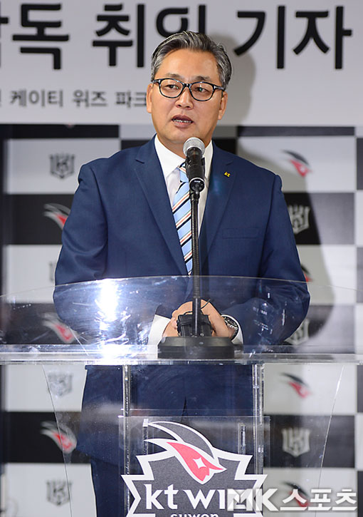 김진욱 kt 위즈 감독이 최근 야구계에서 돌고 있는 ‘최순실 게이트’ 관련 소문에 대해 강력하게 부인했다. 사진=MK스포츠 DB