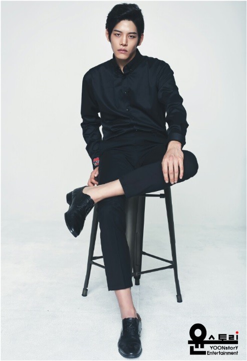 윤스토리엔터테인먼트 이미지