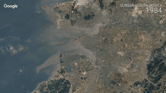 (서울=연합뉴스) 구글이 1일 위성지도 서비스 구글어스를 기반으로 한 지구의 타임랩스 영상을 공개했다. 사진은 군산 지역의 타임랩스 영상을 캡처한 것 [구글 제공]