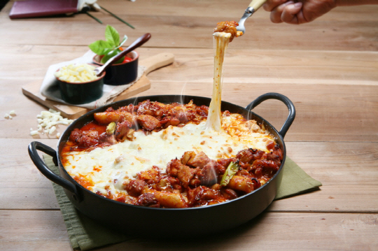 홍춘천매운치즈닭갈비 이미지