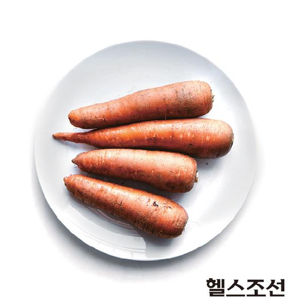 [헬스조선]눈에 도움이 되는 식품 '당근'