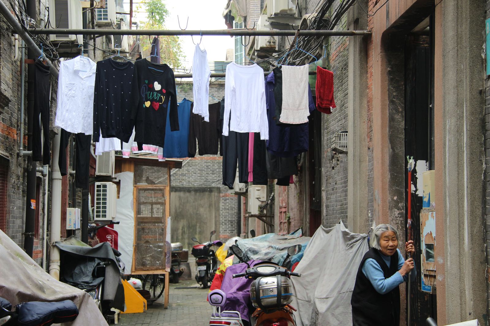 대도시 속에서도 따뜻한 골목 정서를 느낄 수 있었던 상하이.