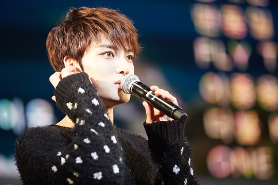 과거 동방신기시절 별명이 비쥬얼쇼크 였던 비쥬얼담당 김재중 10년전 사진과 현재 모습 사진 | 인스티즈