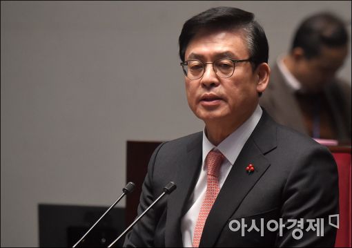 與 새 당명 '자유한국당', 상임전국위 만장일치 통과(상보) - 아시아경제