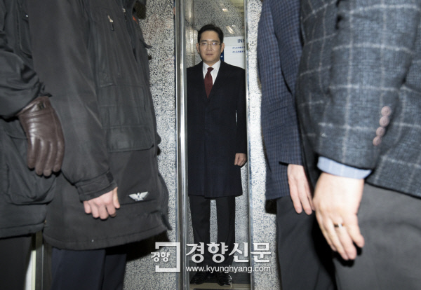 [특검 '피의자 이재용' 소환]이재용 '구속'될 경우 박 대통령의 '파면 사유' 명확해져 - 경향신문