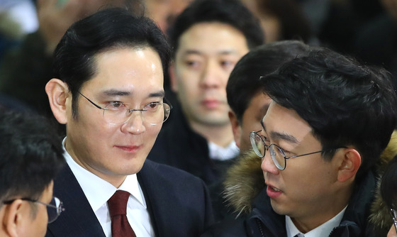 최순실, 朴대통령 통해 '삼성자금 요구' 정황..특검, 이재용 추궁 - 머니투데이