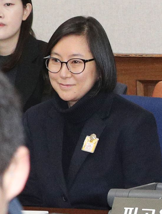 [포착] 장시호의 미소.. 최순실과 초반부터 '팽팽' | 인스티즈