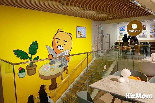 카카오프랜즈2층카페 이미지