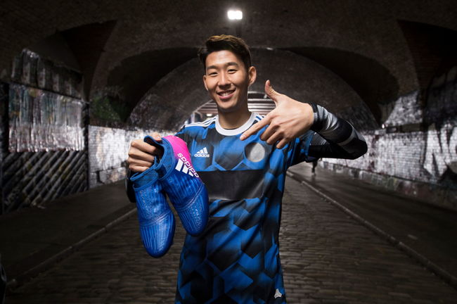 에이스축구화 이미지