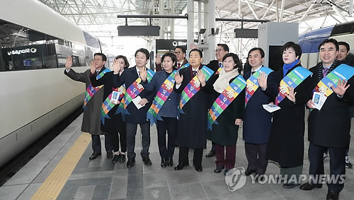 여야 지도부, 귀성객·소외계층 인사..'설 밥상 주도권' 경쟁 - 연합뉴스