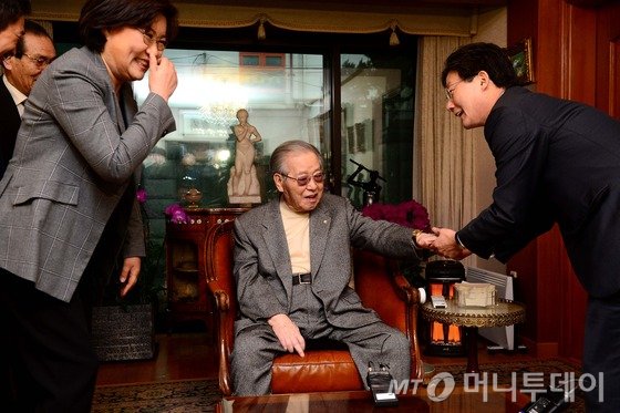 JP, 설 인사 온 유승민에