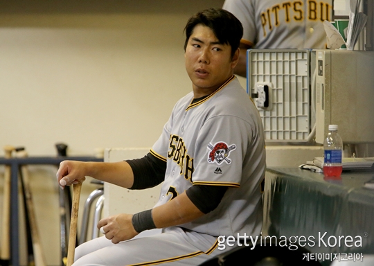 강정호의 2017시즌에 빨간 불이 켜졌다 (사진=gettyimages / 이매진스)