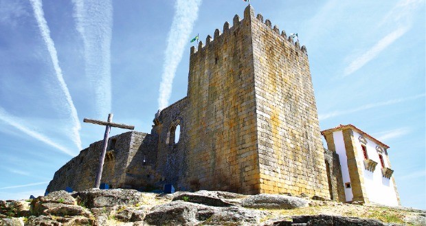 중세에 강력한 요새로 세워진 벨몽테 성.