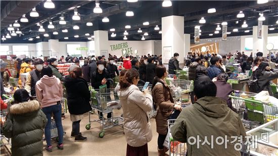 창고형가구할인마트 이미지